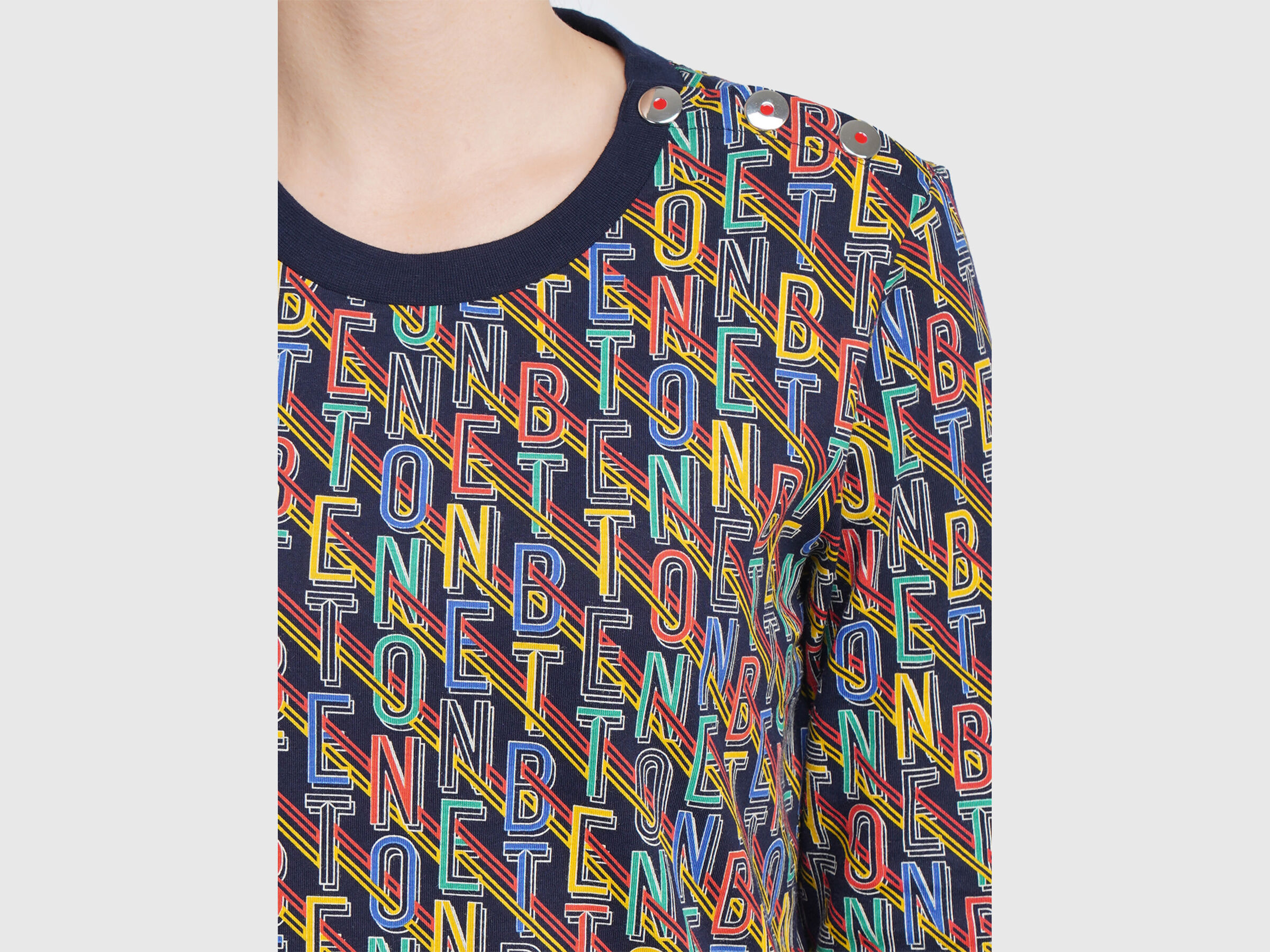 Short Sleeve Tee With Aop And Btn On Shoulder image number 5